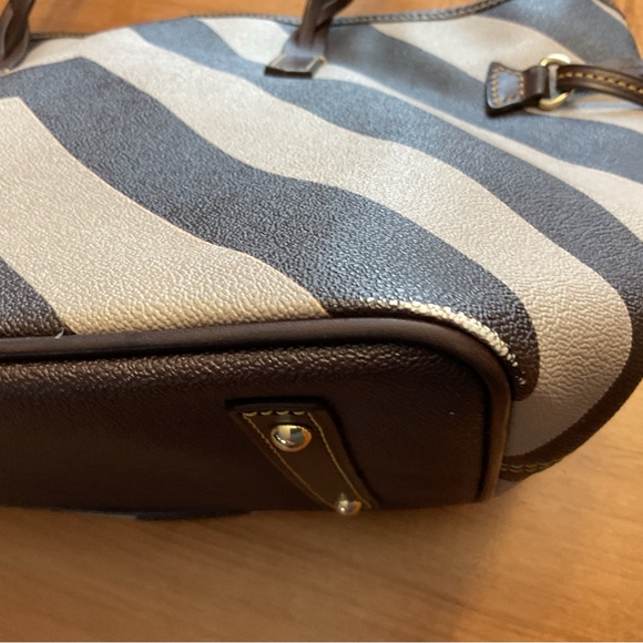 Dooney & Bourke Brown Tan Chevron Bailey Tote - Picture 6 of 14